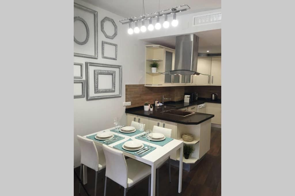 New!!! Luxury City Center & Private Terrace Malaga Exterior photo
