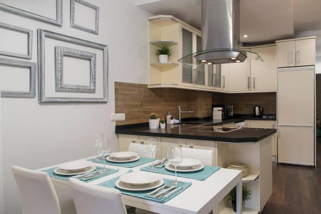 New!!! Luxury City Center & Private Terrace Malaga Exterior photo